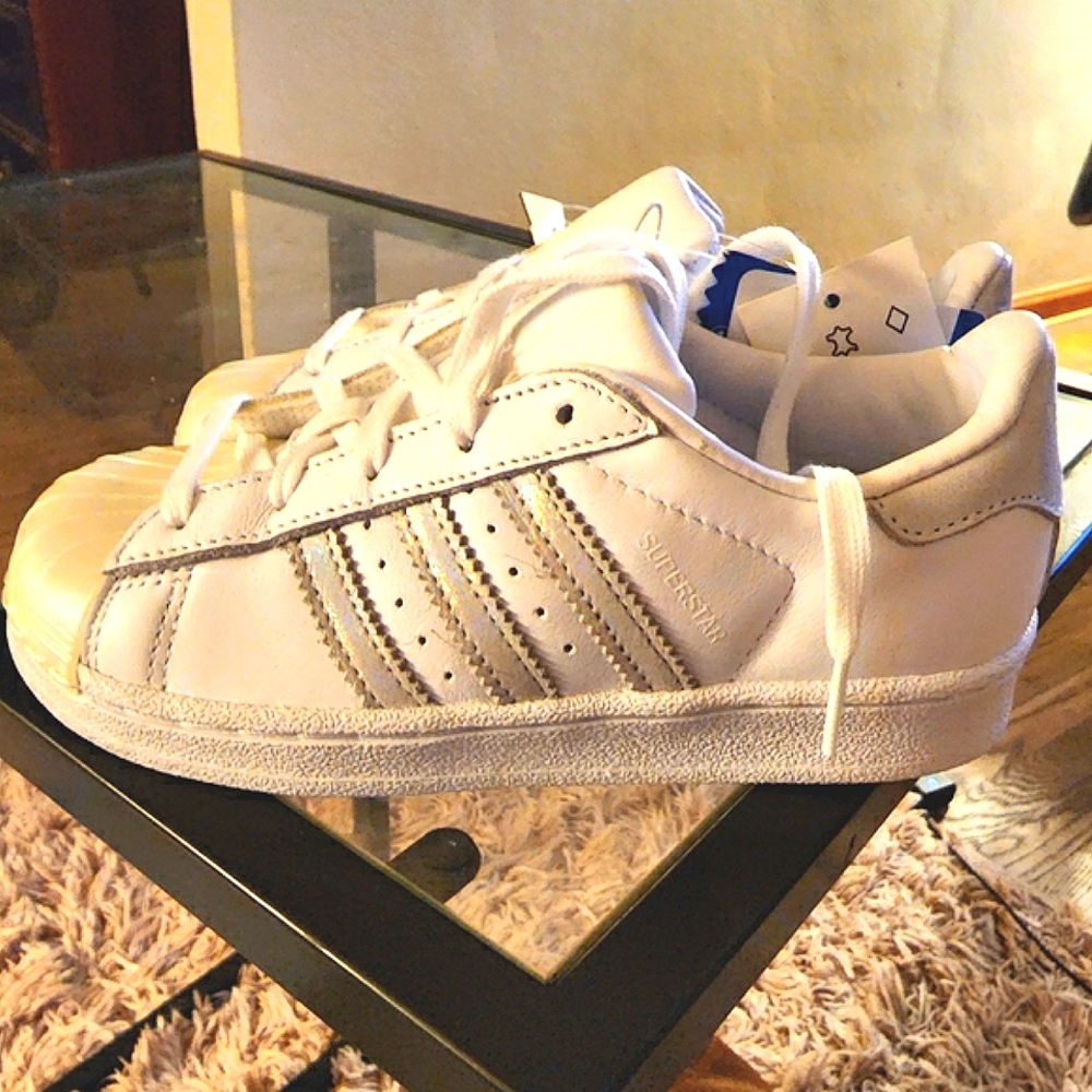 Adidas Superstar "shell toes".  Sz 8. Boys